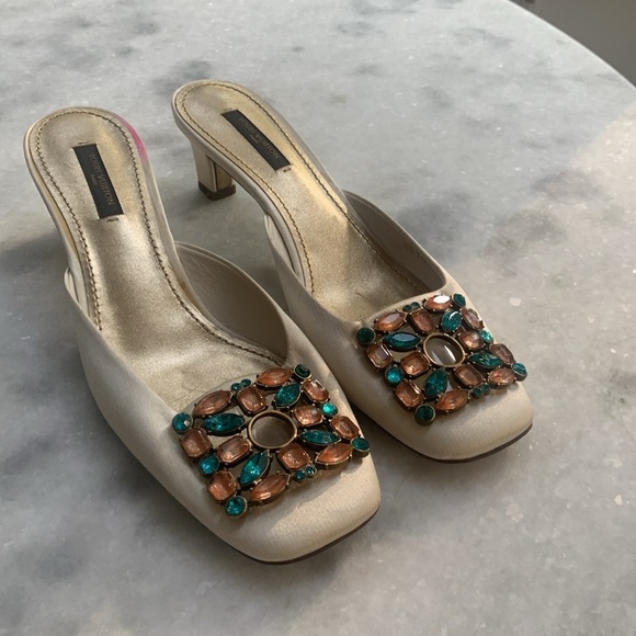 Louis Vuitton Vintage Kitten Heel Satin Jeweled Mules -Adorable. Flaw - Picture 11 of 13
